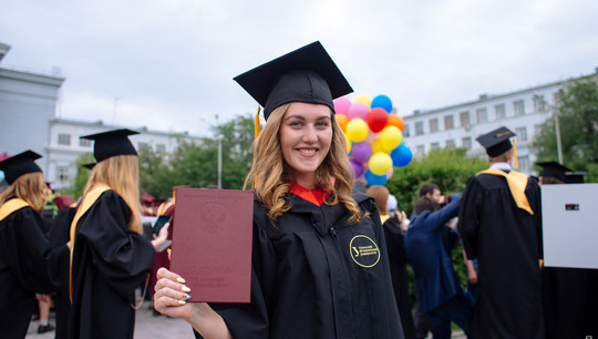 Лучшие выпускники на дом получат дипломы об окончании вуза